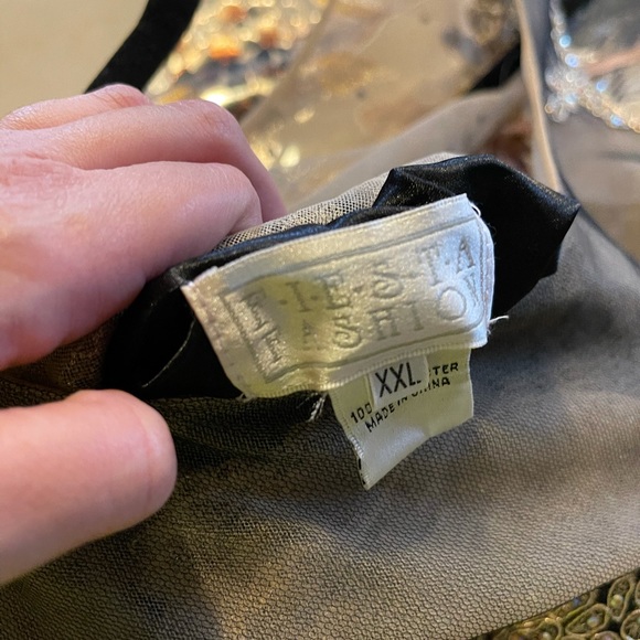 Women’s black gown - Picture 10 of 10